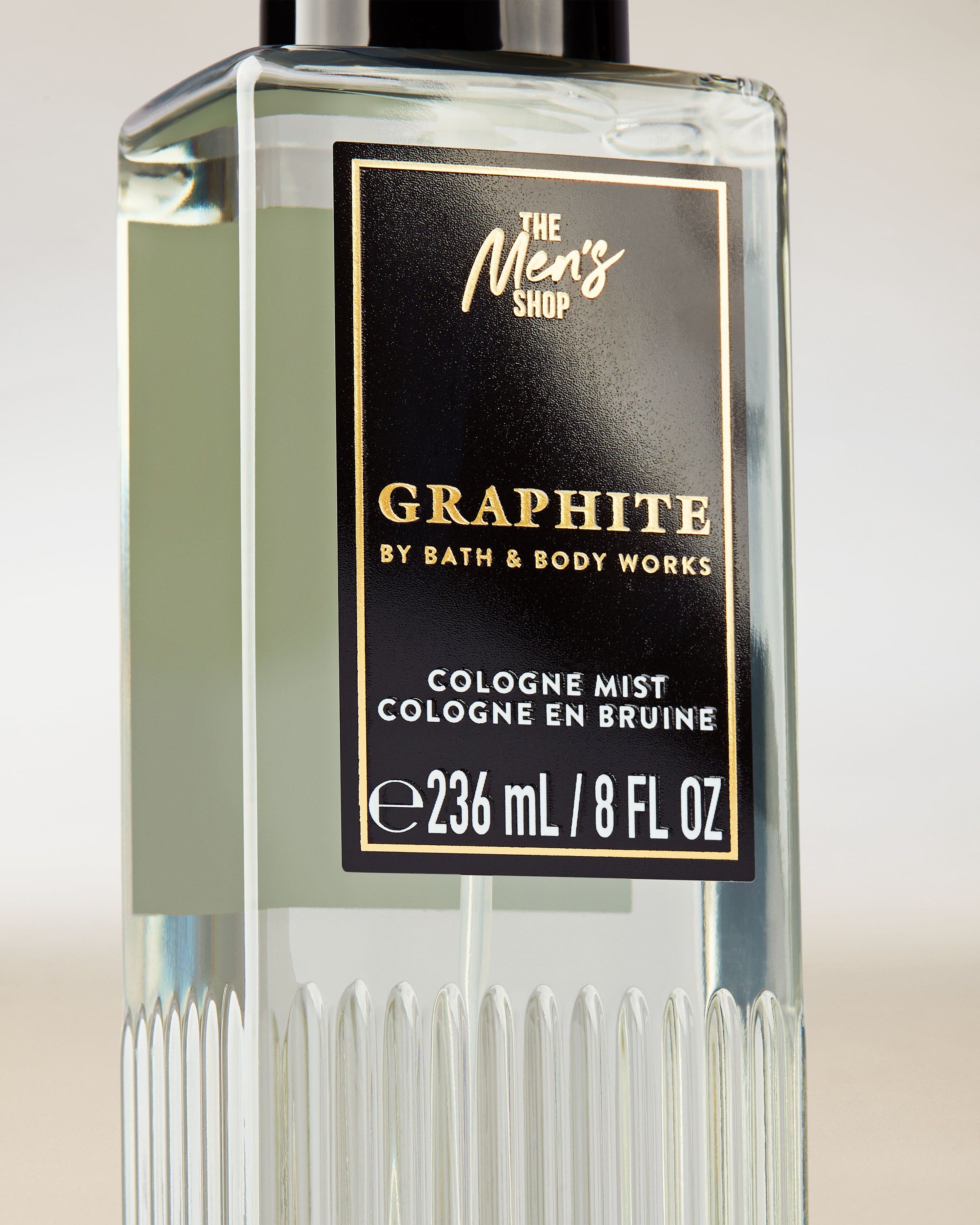 Mgiełka zapachowa Graphite z męskiej kolekcji Bath & Body Works w eleganckim, funkcjonalnym opakowaniu.