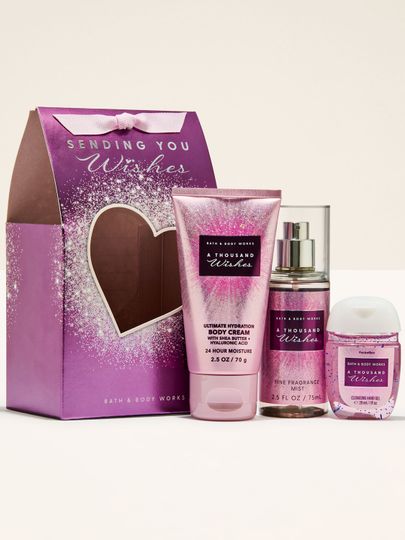 Zestaw A Thousand Wishes Bath & Body Works – błyszczący, różowy komplet z balsamem, mgiełką i żelem do rąk.